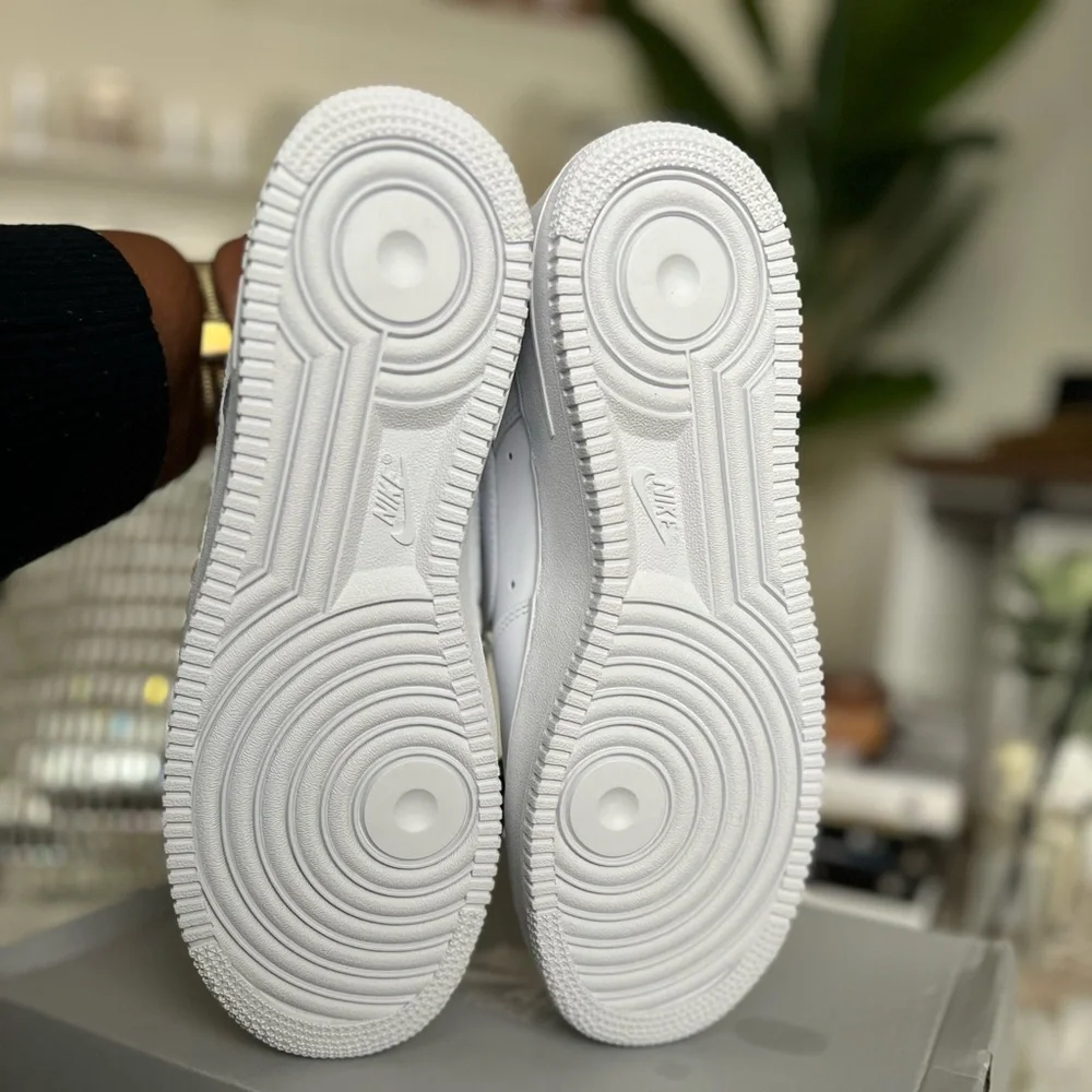 NIKE Air Force 1’s~ NIB - Picture 9 of 14